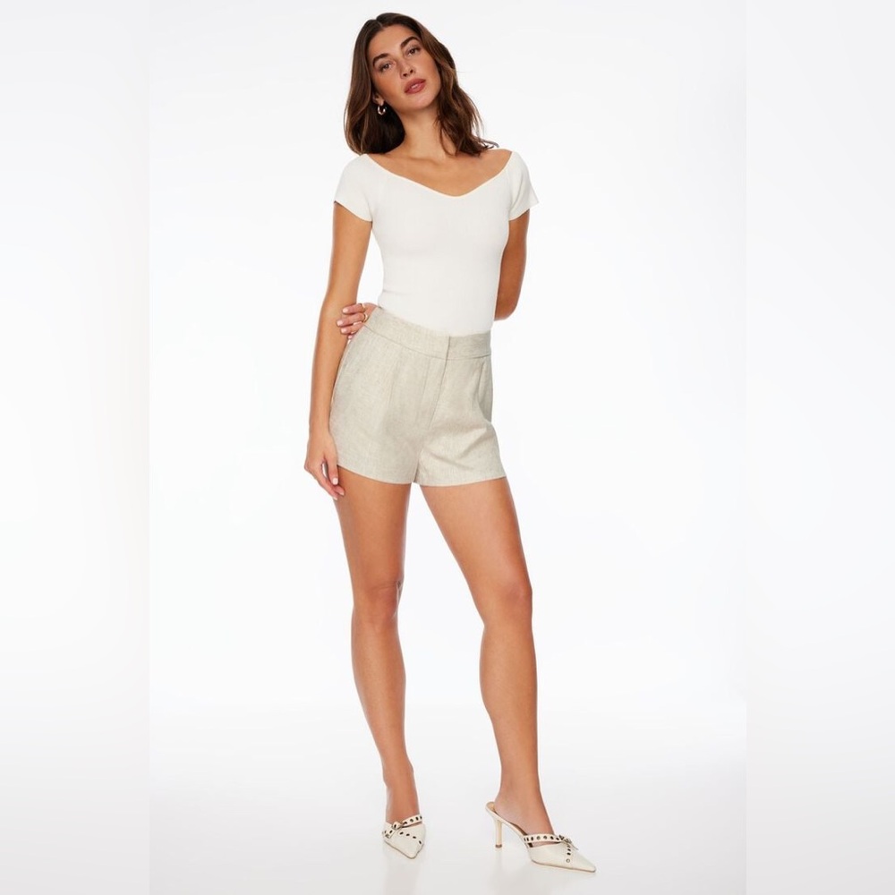 517-Dynamite Delta Tailored Linen Blend Shorts High Rise Pleated Fitted